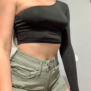 One shoulder crop top
